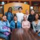 Groupe d'étudiants au café étudiant