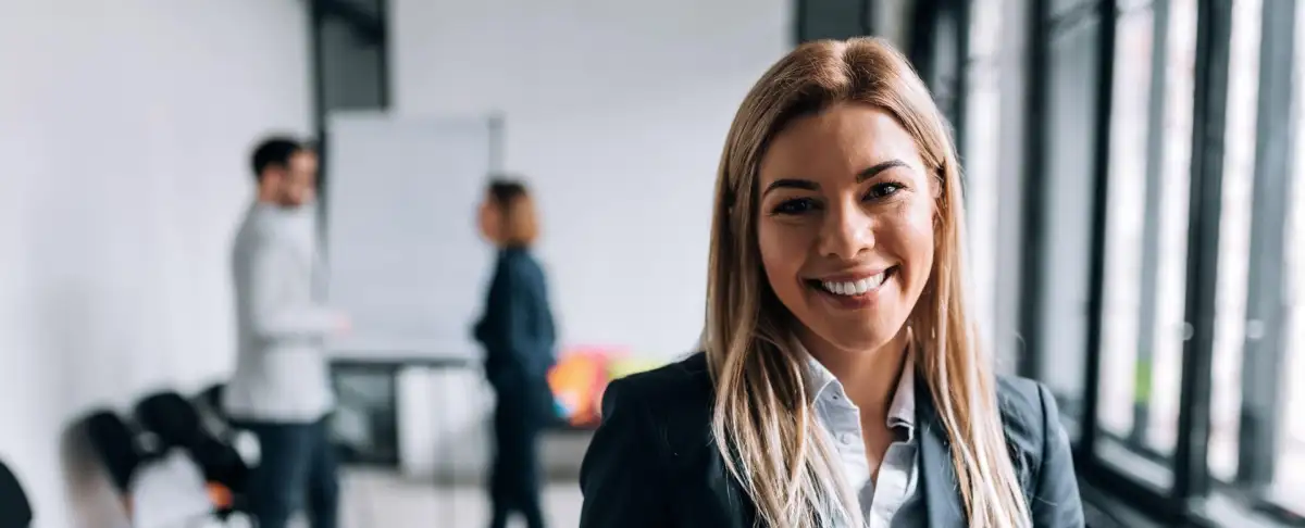 Personne professionnelle souriante
