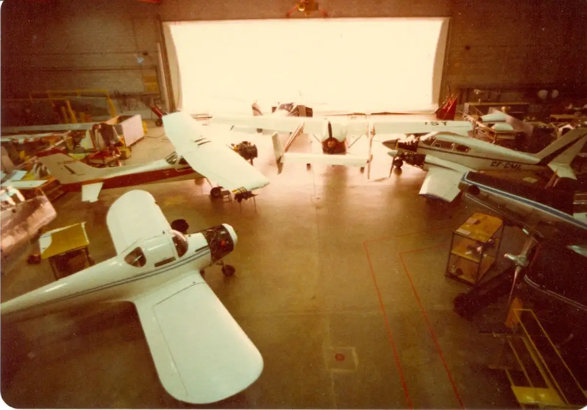 Hangars A22 de l'ÉNA dans les années 80