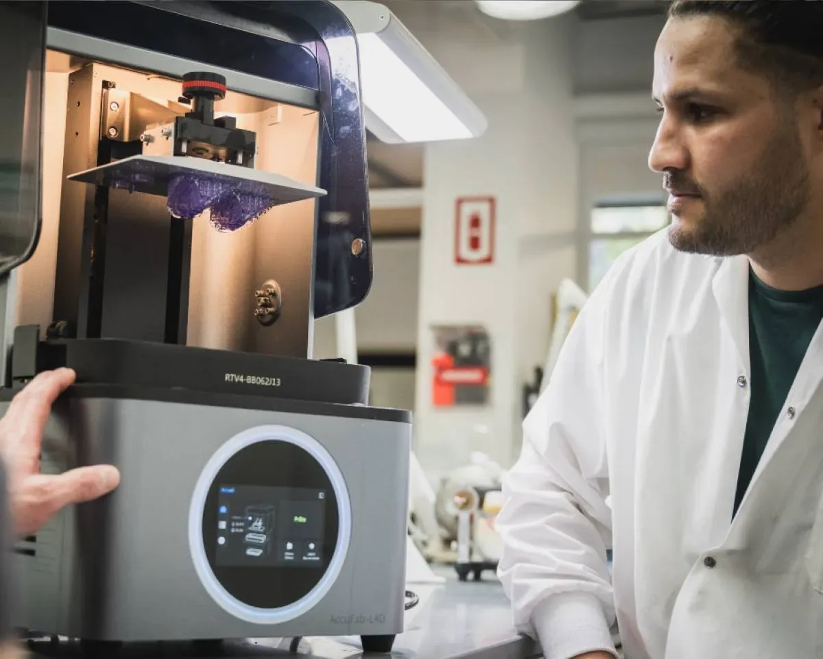 Étudiants avec la machine