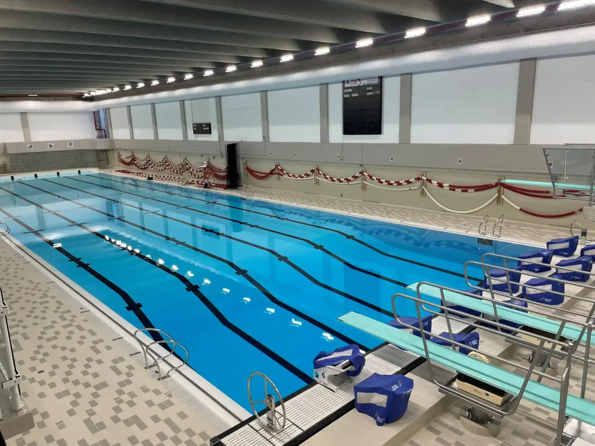 Vue de la piscine du Centre sportif